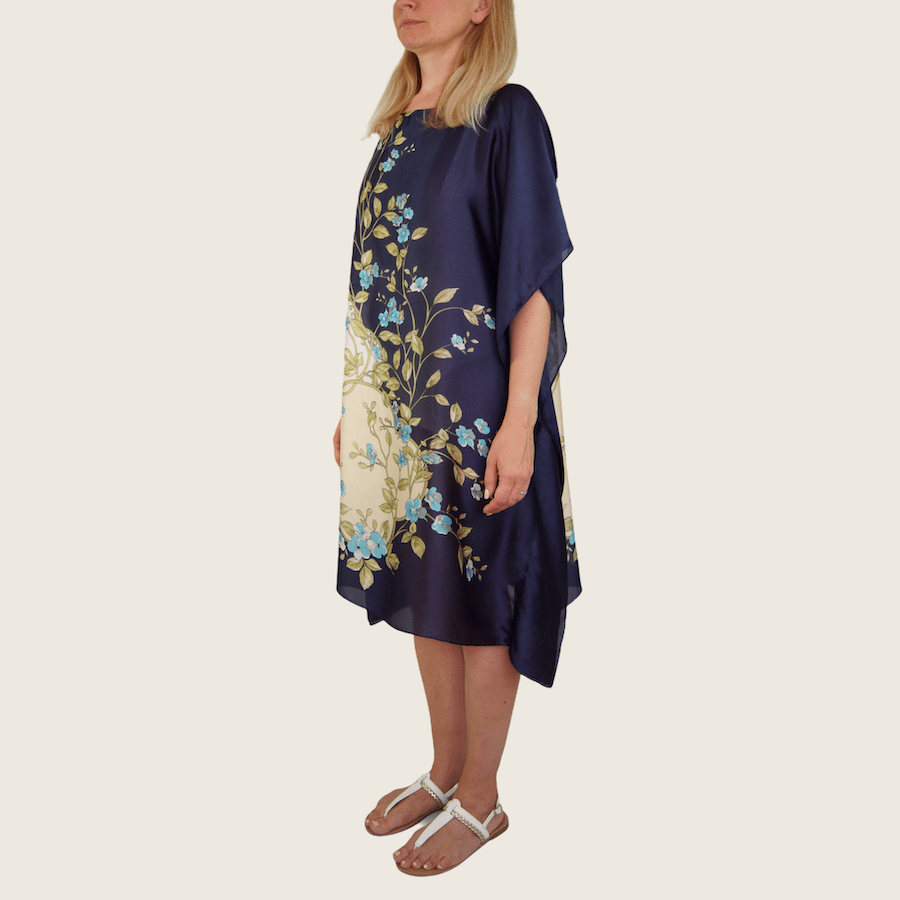 Tunique bleu avec des fleurs<br>
Série limitée 7 pièces – Image 2